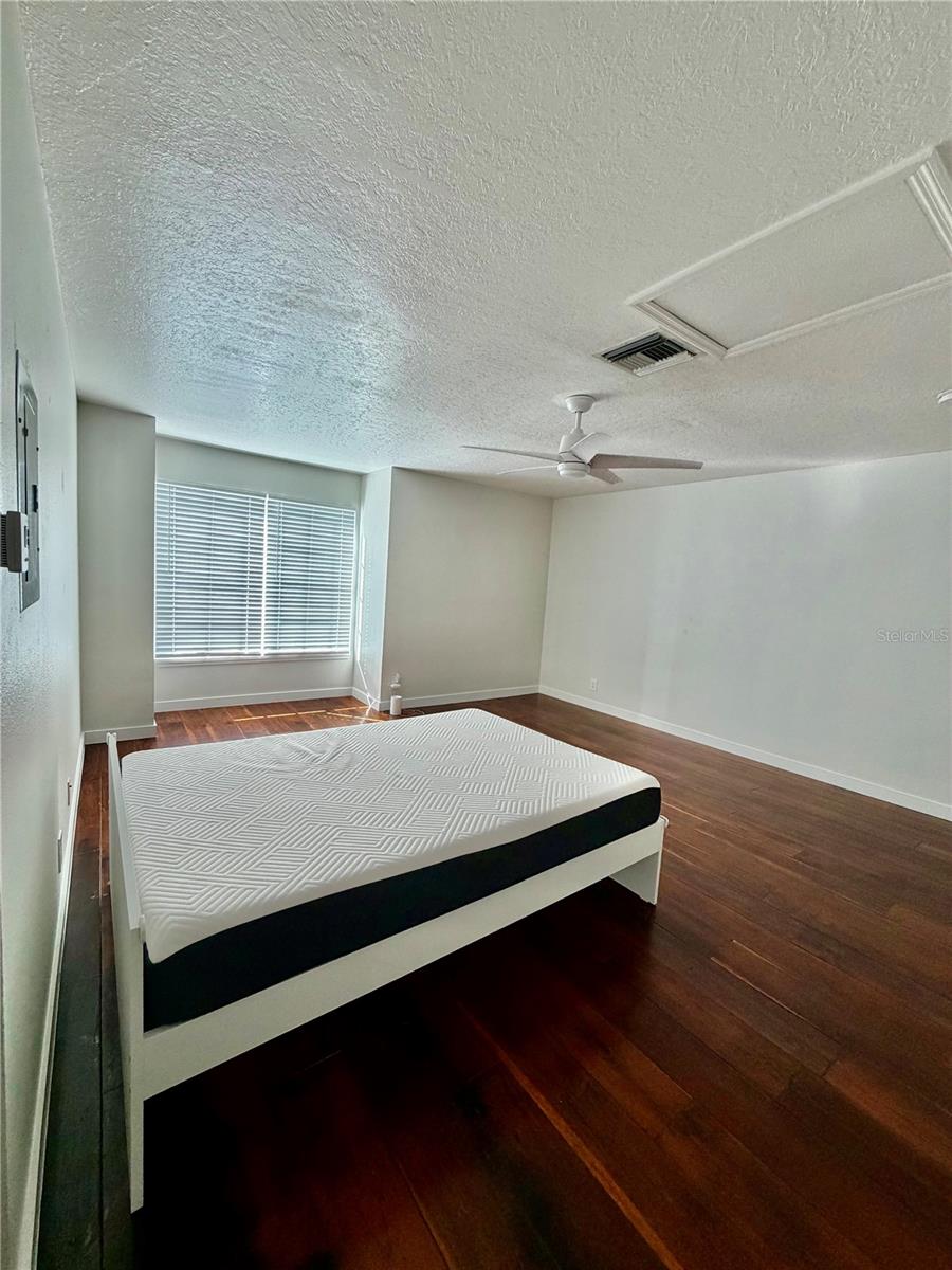 415 Celebration Ave #b Property Photo 8