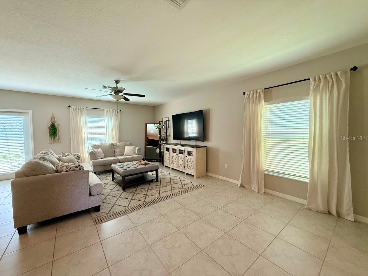 9712 Lemon Drop Loop Property Photo 12