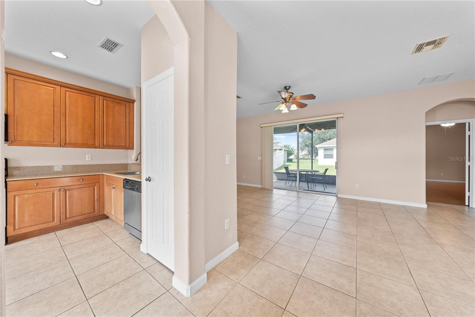 2975 White Cedar Cir Property Photo 7