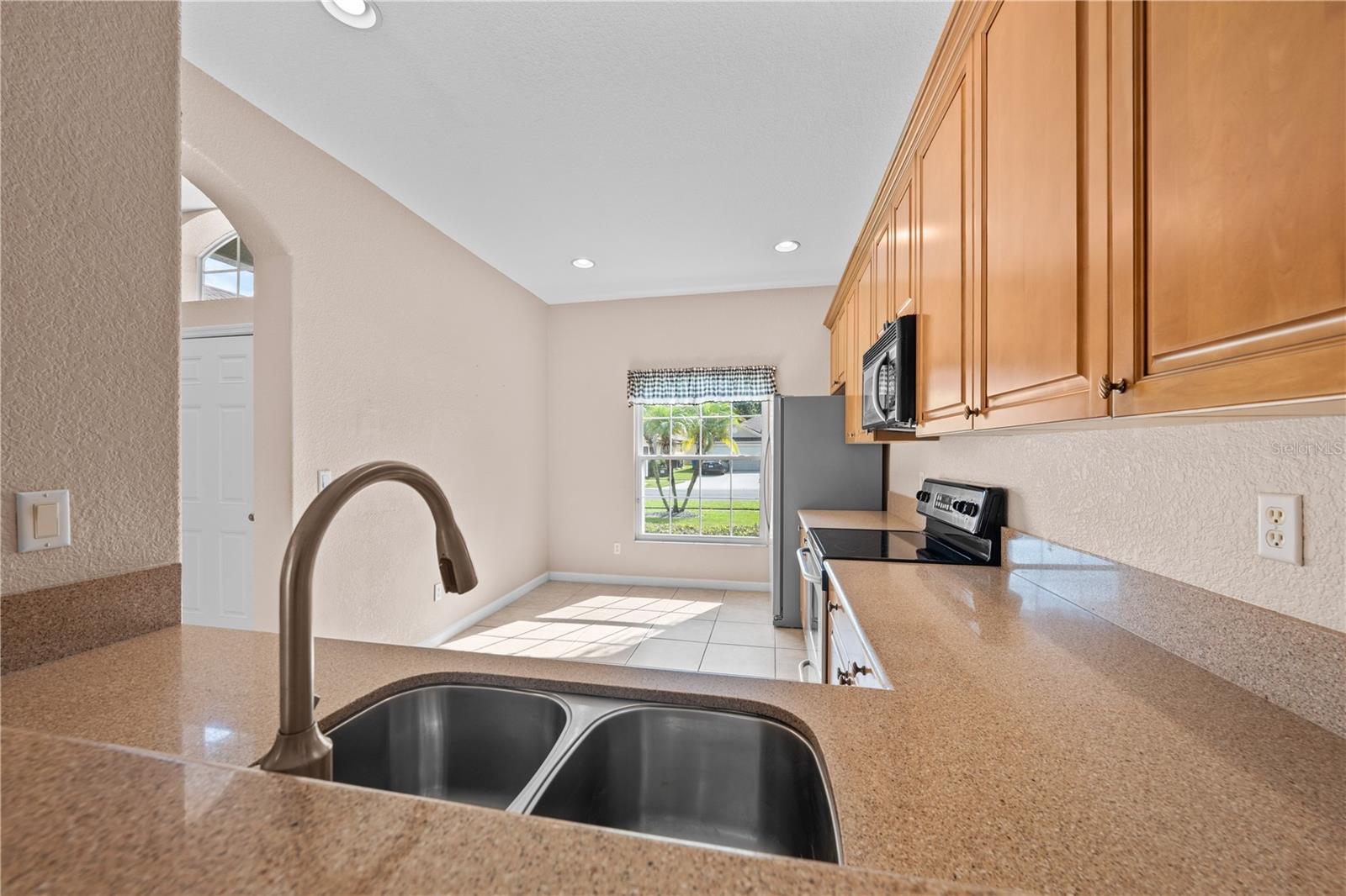 2975 White Cedar Cir Property Photo 11
