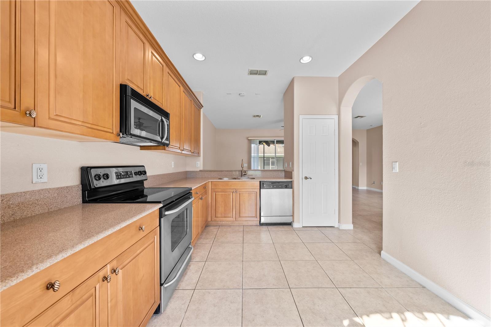 2975 White Cedar Cir Property Photo 16