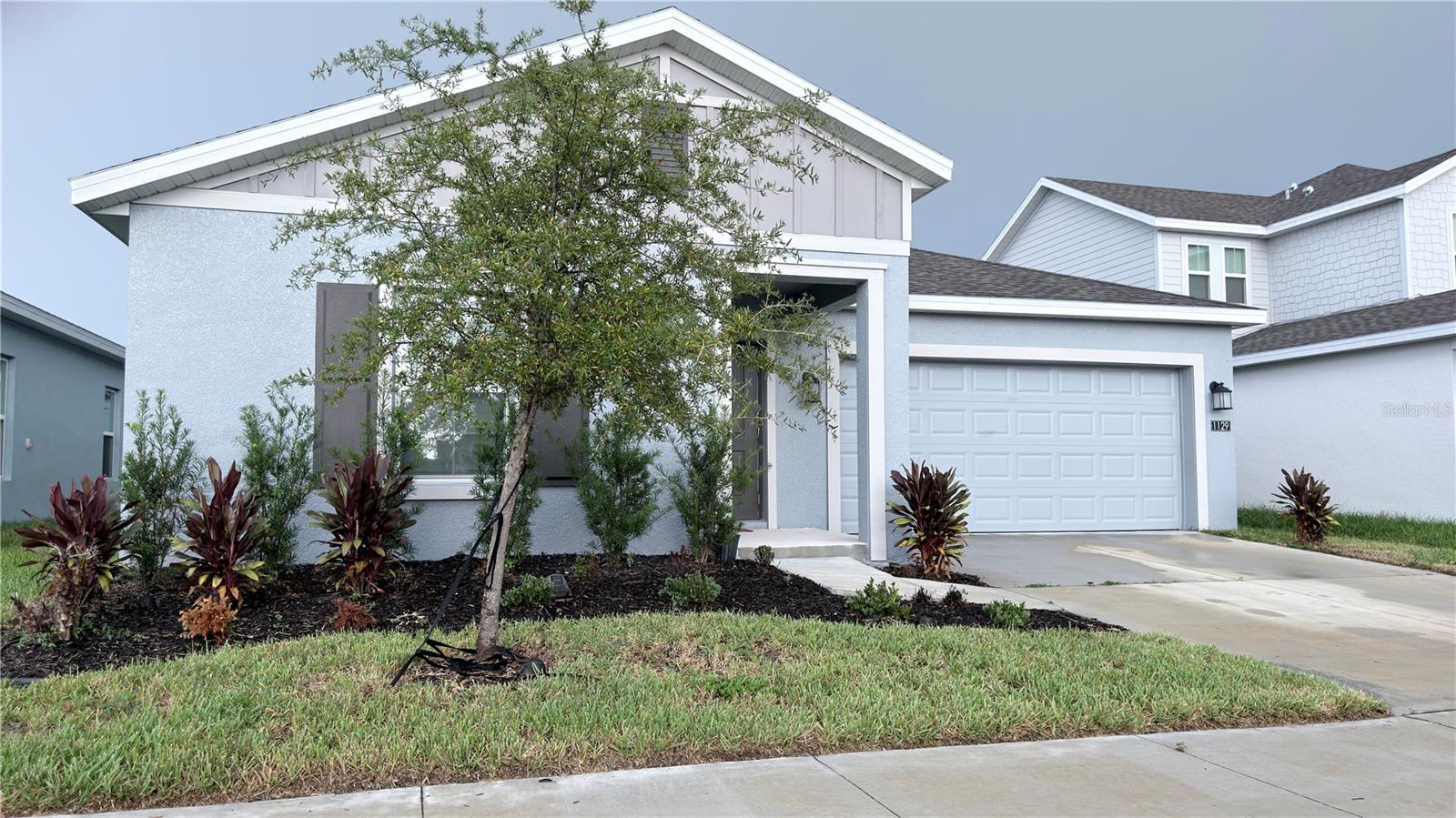 1129 DEEPWATER CIR Property Photo 1