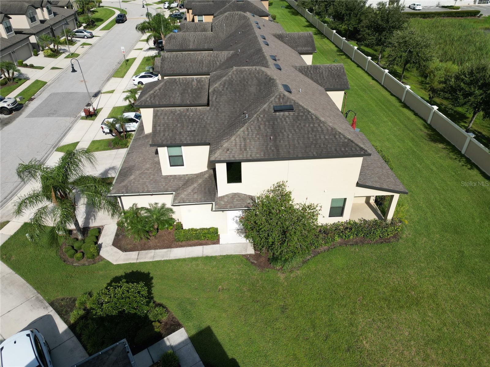2400 Seven Oaks Dr Property Photo 4