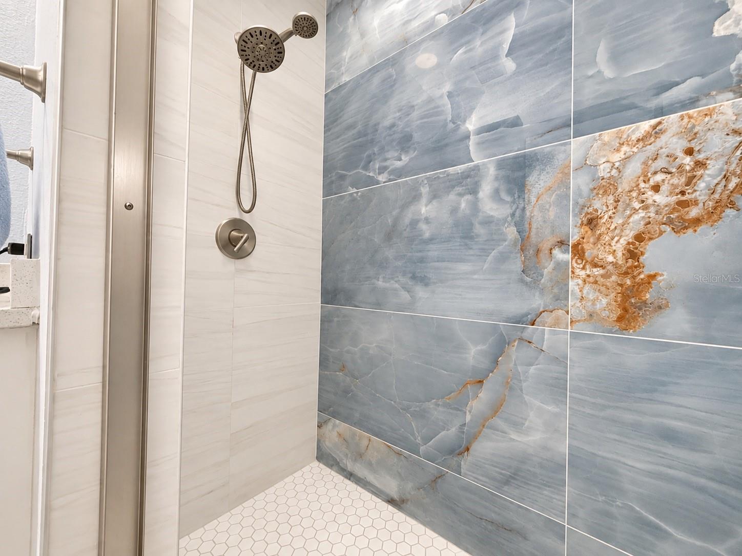 9416 Myrtle Creek Ln #702 Property Photo 8