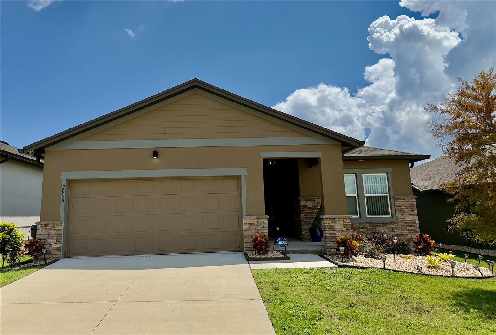 2098 Gold Dust Dr Property Photo 1