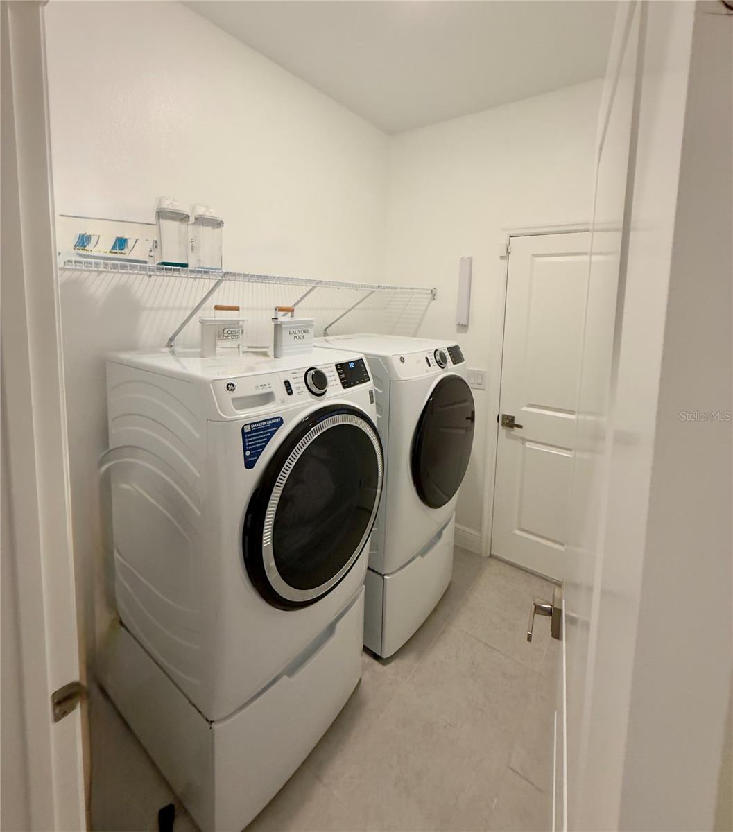 2098 Gold Dust Dr Property Photo 28