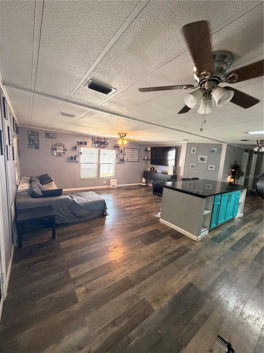 143 Florence Blvd Property Photo 16