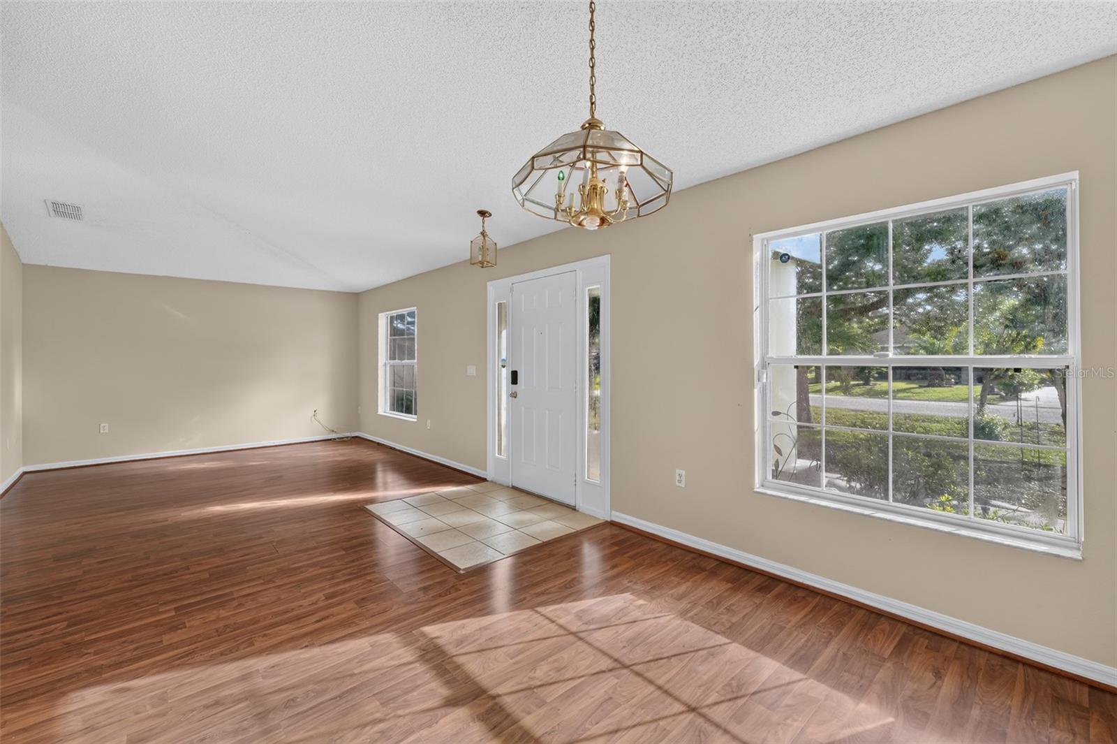 1817 Hudson Dr Property Photo 2