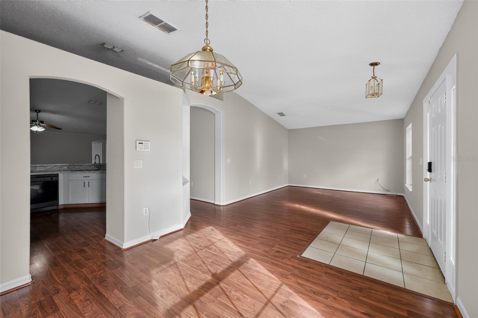 1817 Hudson Dr Property Photo 3