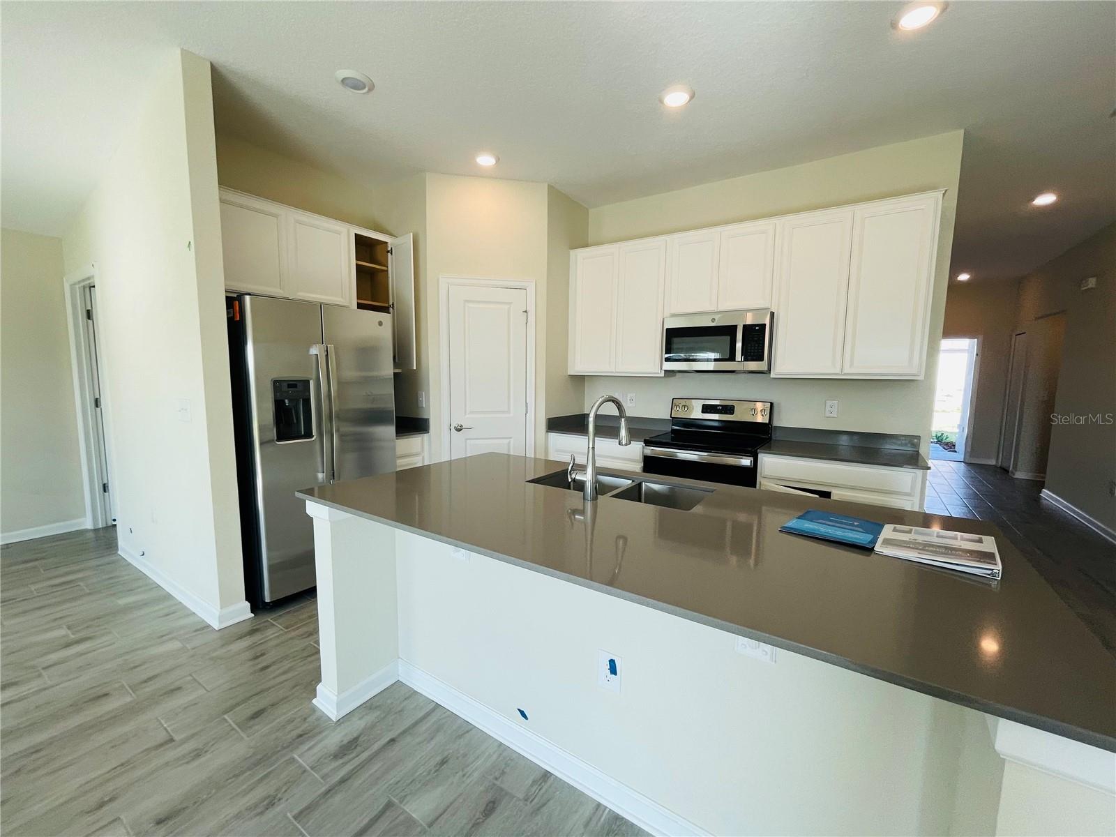 1411 Lassen St Property Photo 8