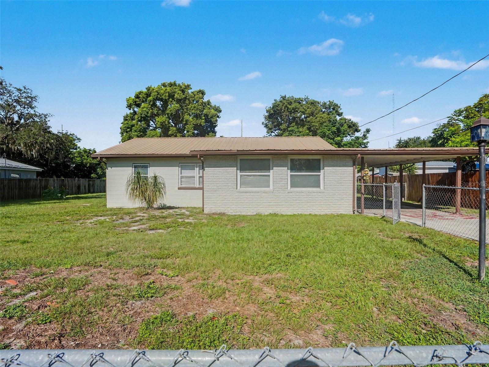 306 Florida Dr Property Photo 5