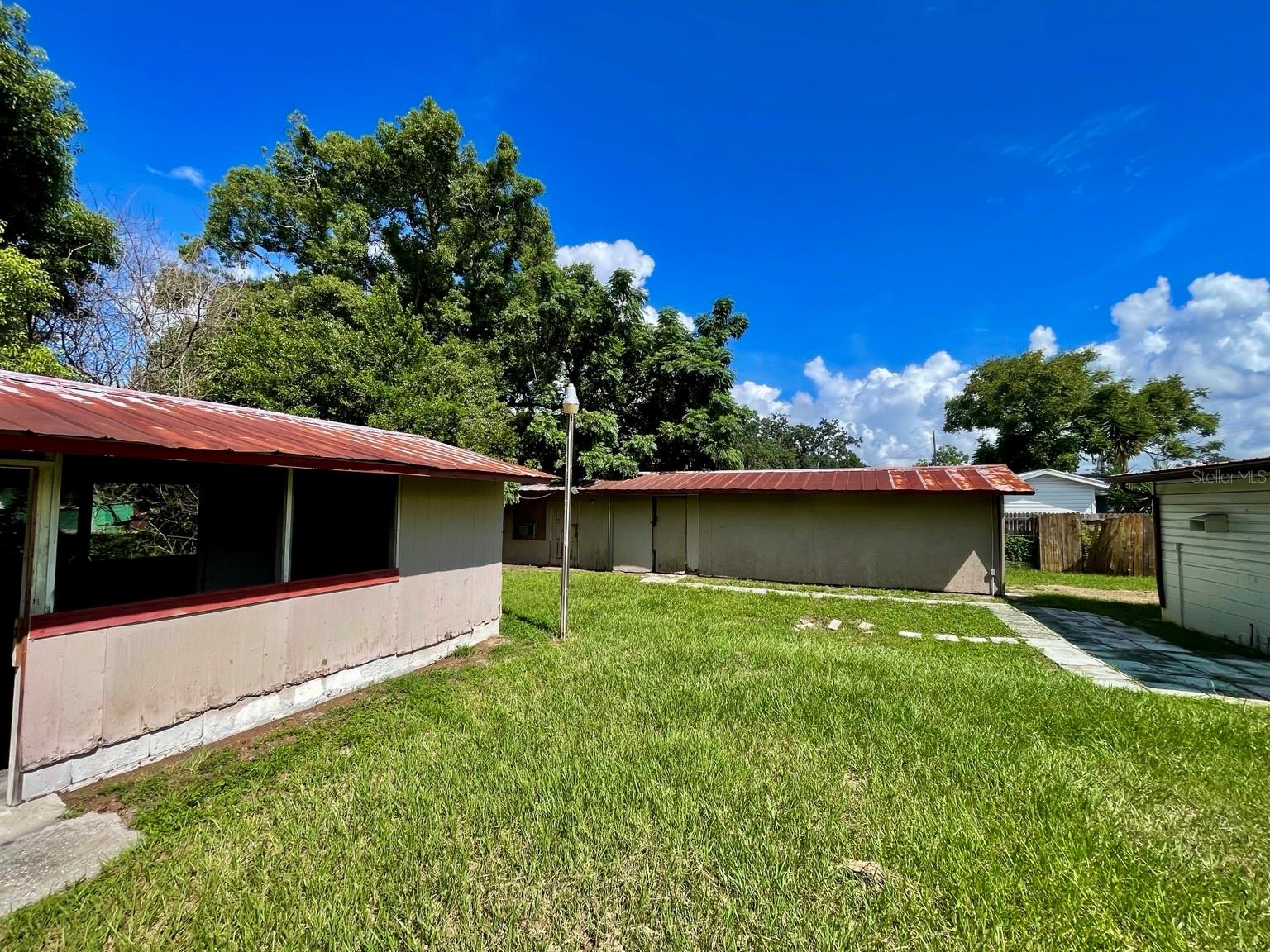 306 Florida Dr Property Photo 6