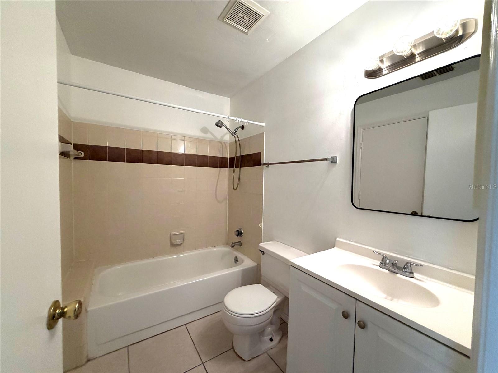 6016 Westgate Dr #102 Property Photo 6