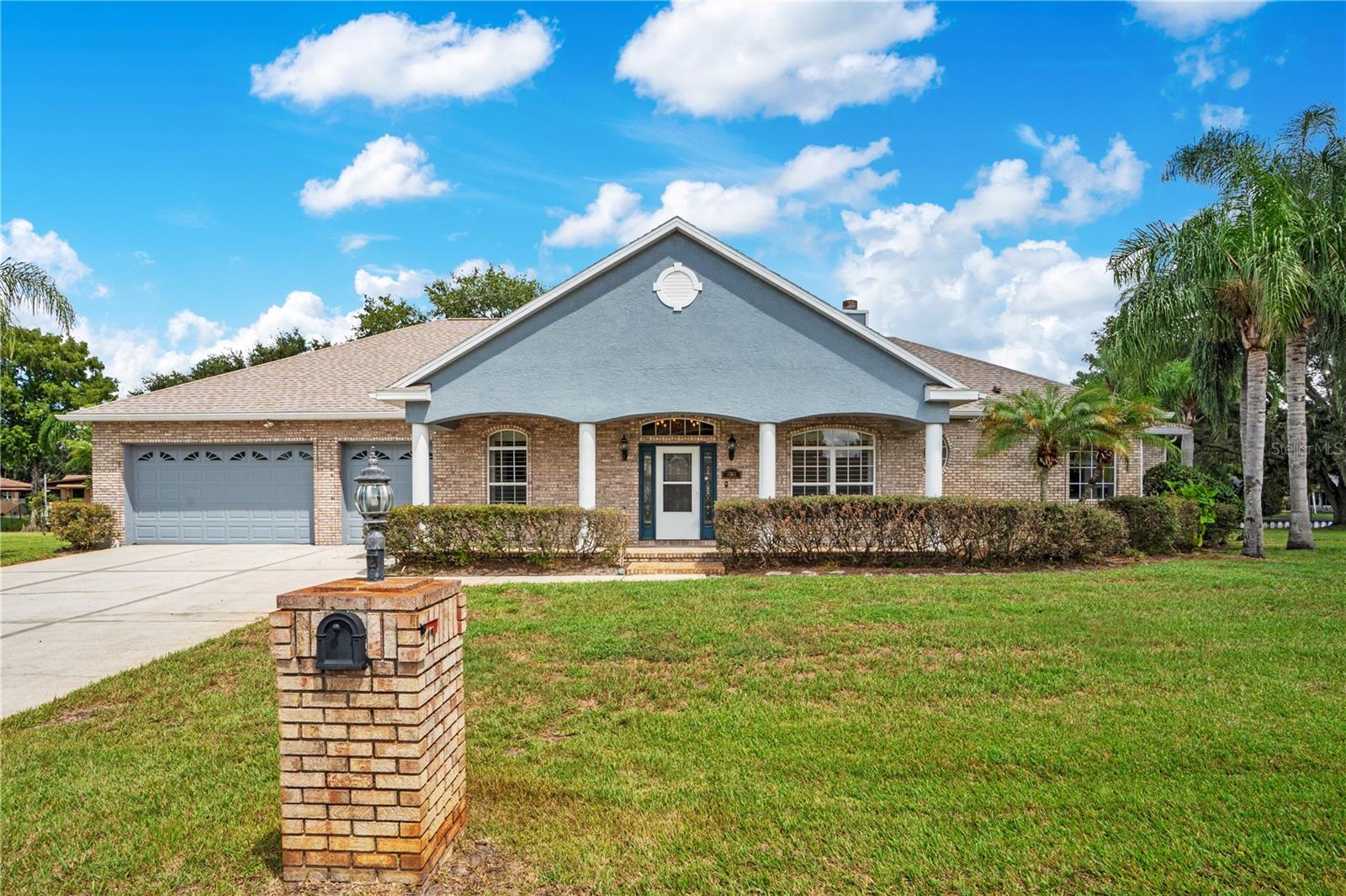 5365 Shady Oak Cir Property Photo 2