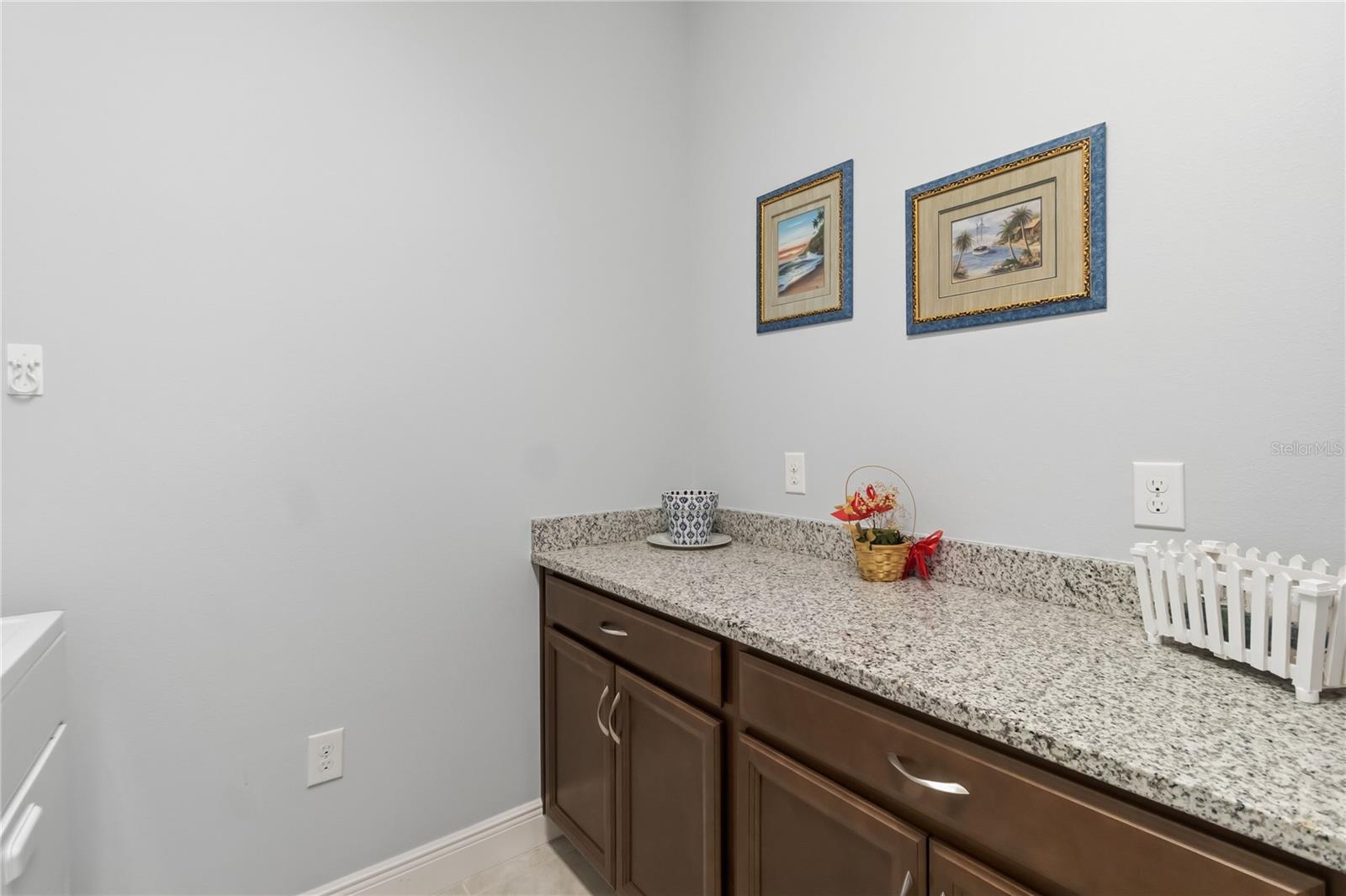 2374 Datura Loop Property Photo 32
