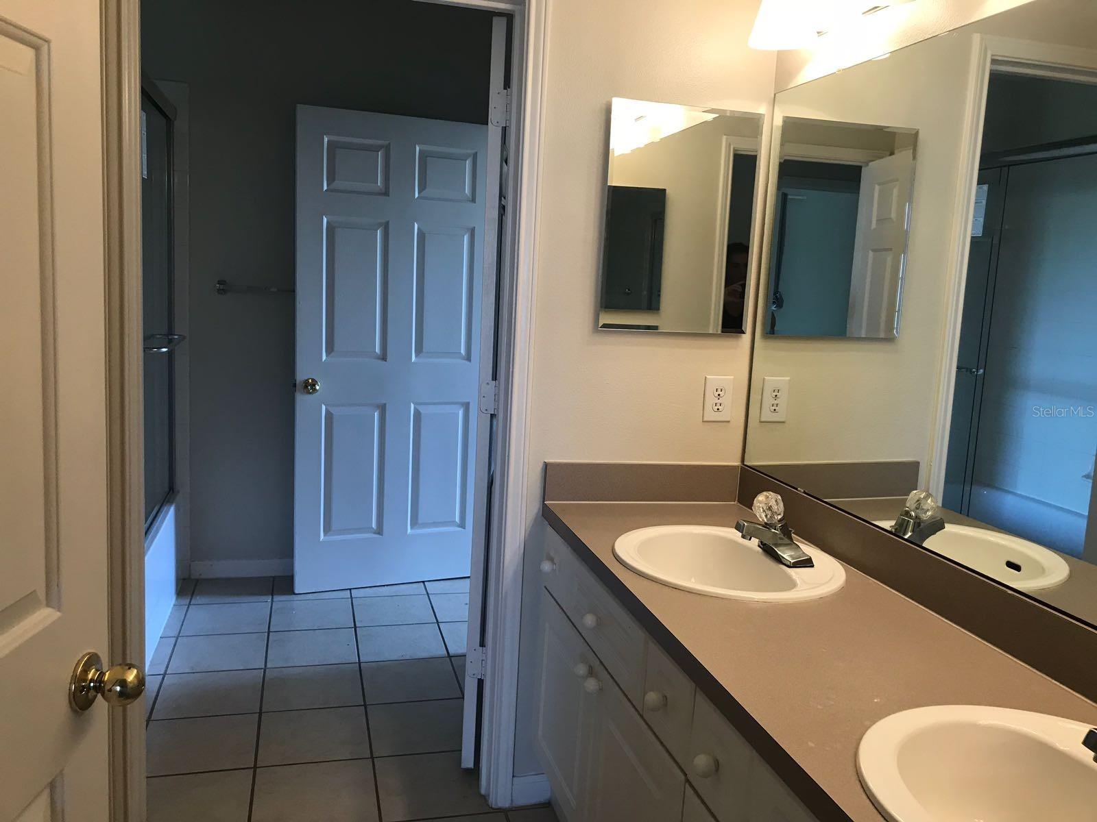 239 Longview Ave #201 Property Photo 7