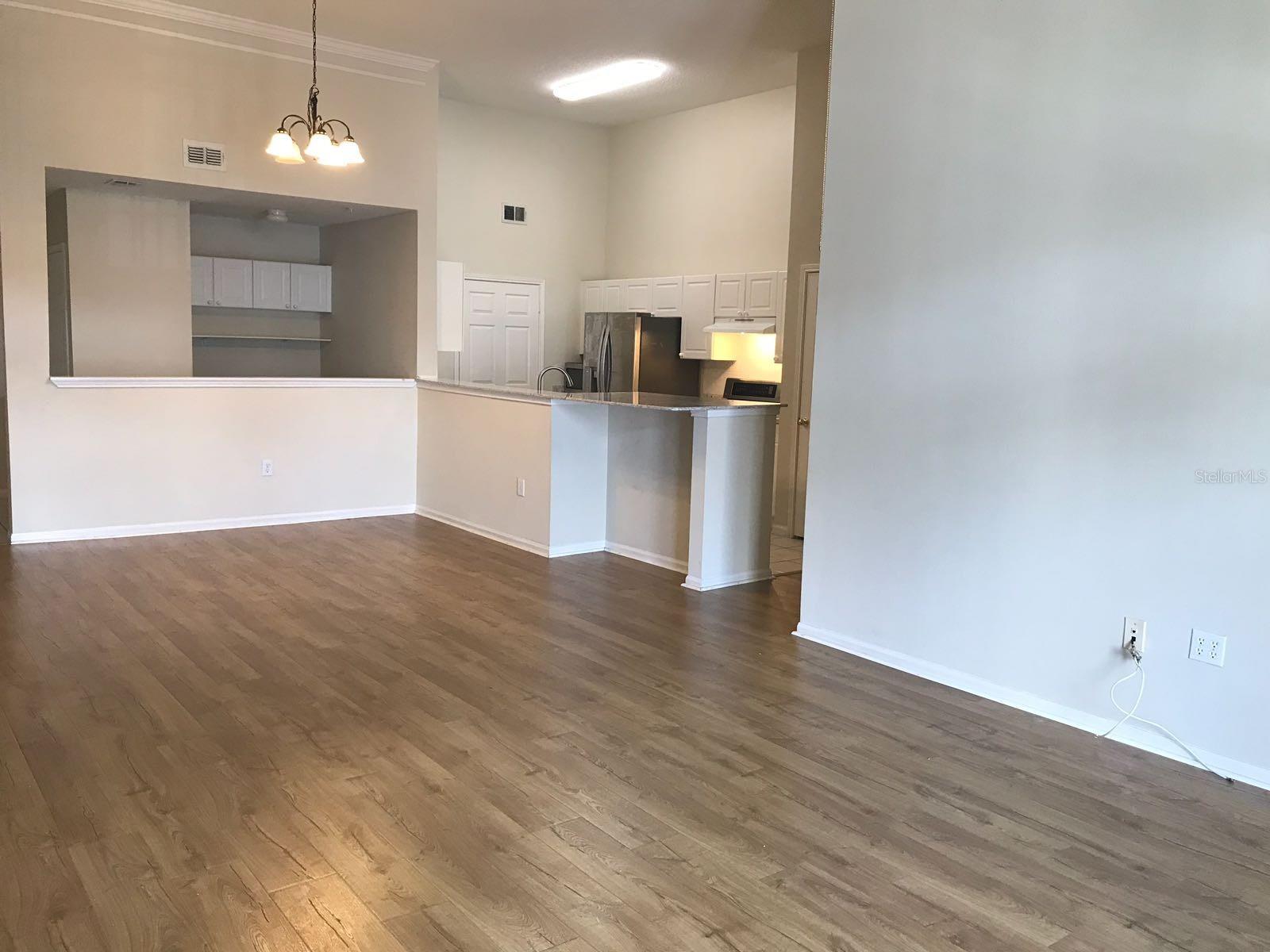 239 Longview Ave #201 Property Photo 11