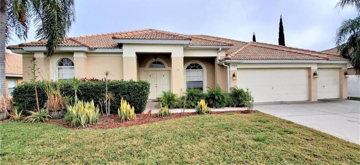 10914 Ledgement Ln Property Photo 1