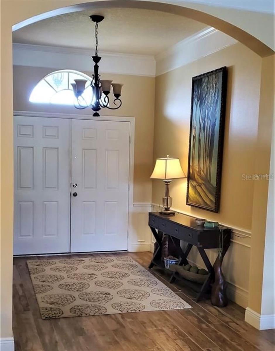 10914 Ledgement Ln Property Photo 6
