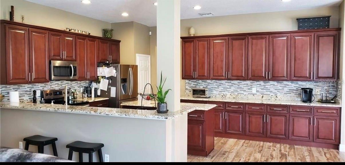 10914 Ledgement Ln Property Photo 11