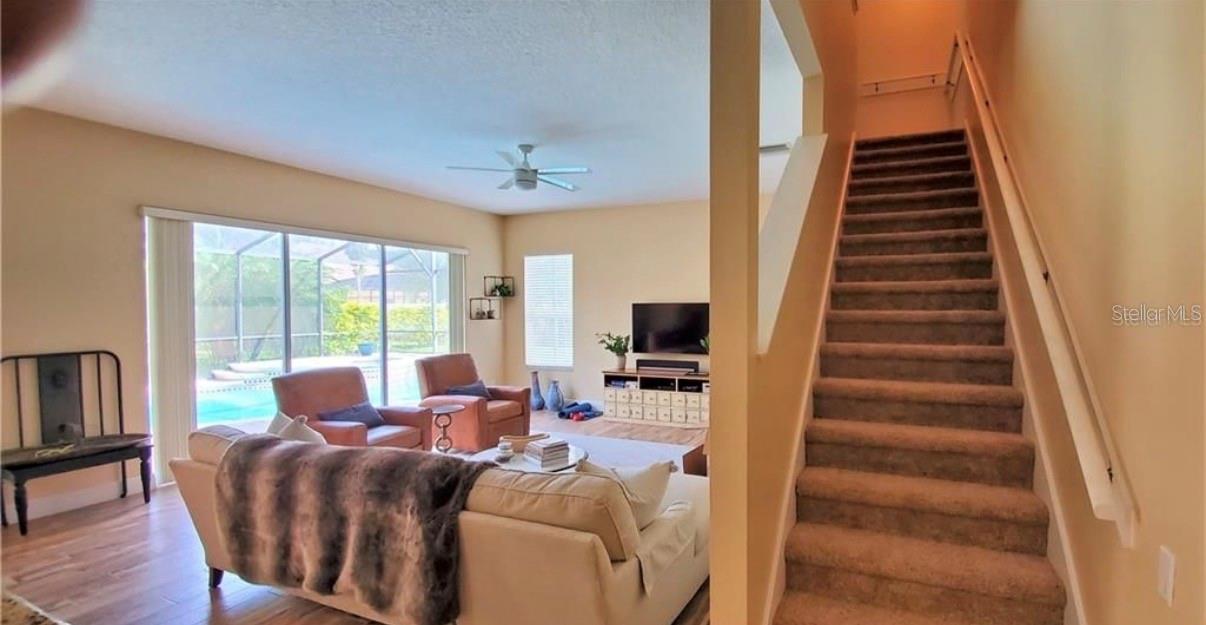 10914 Ledgement Ln Property Photo 12