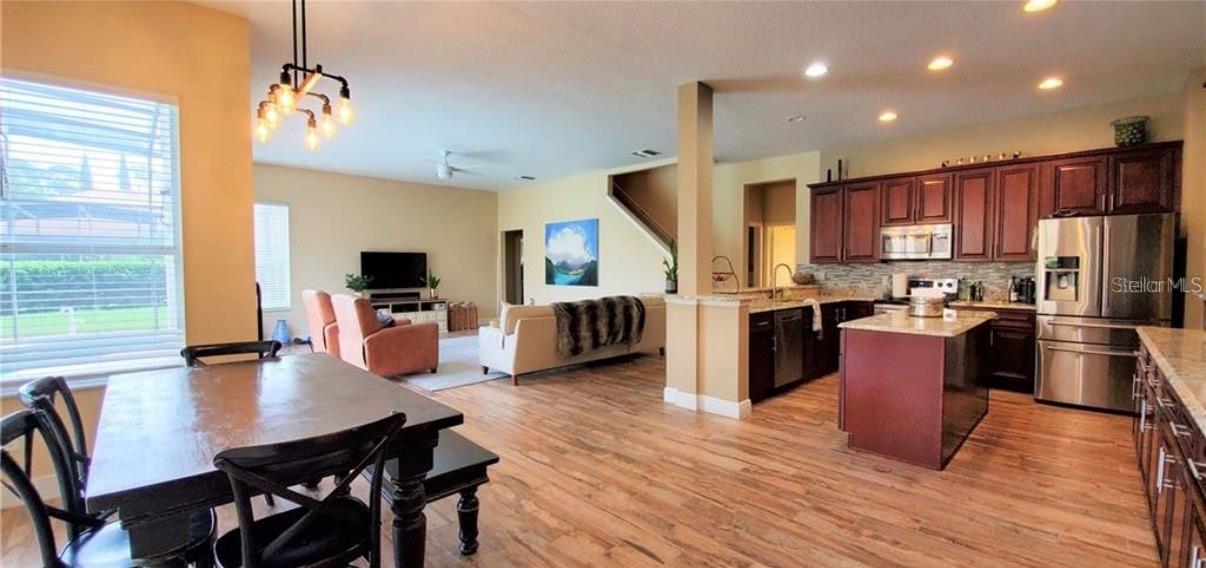 10914 Ledgement Ln Property Photo 14