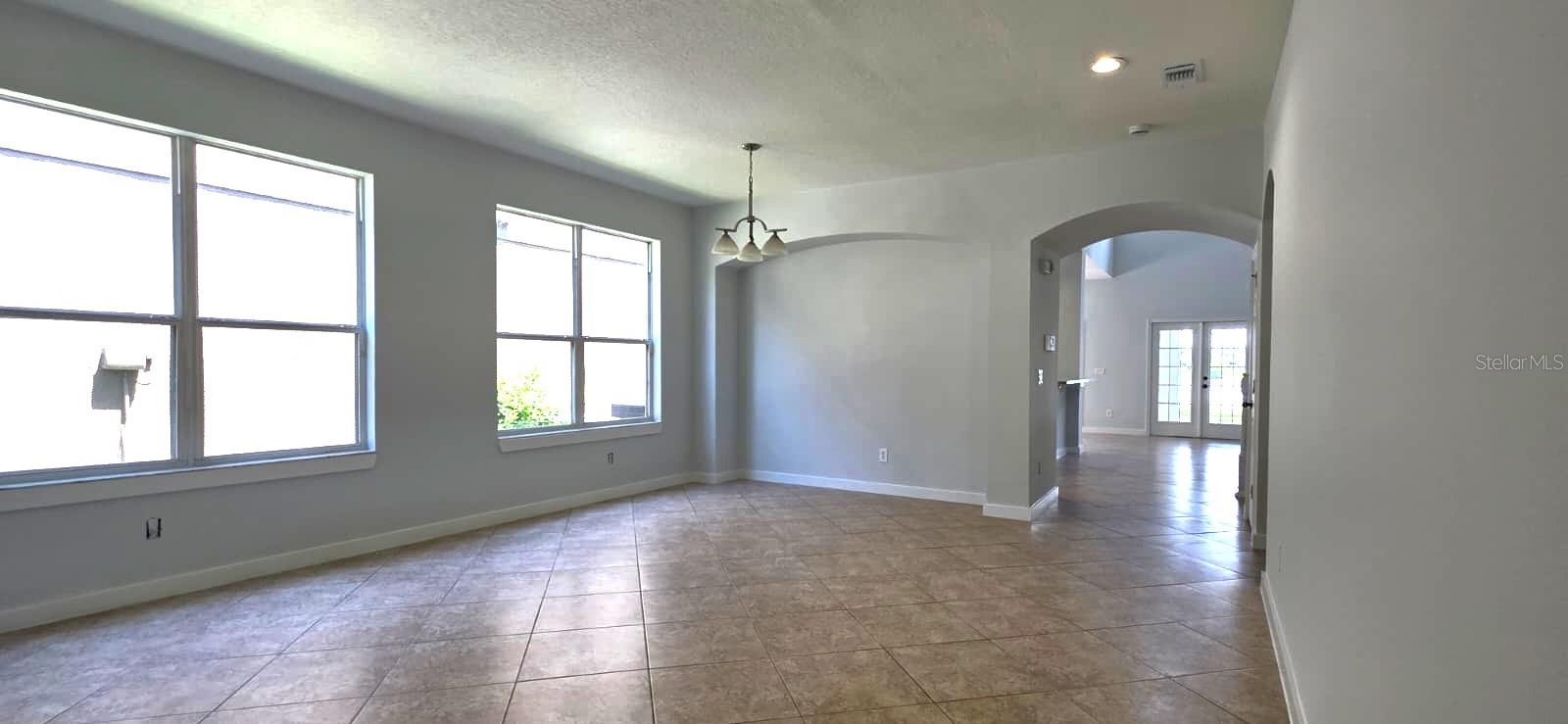 13414 Phoenix Dr Property Photo 11