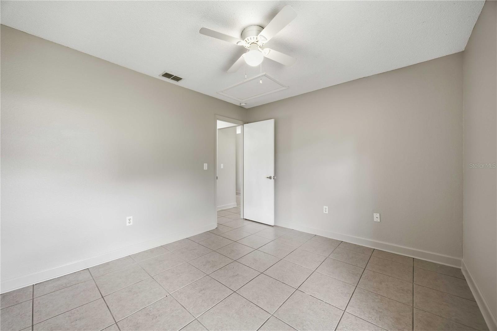 931 Oxford Way Property Photo 13