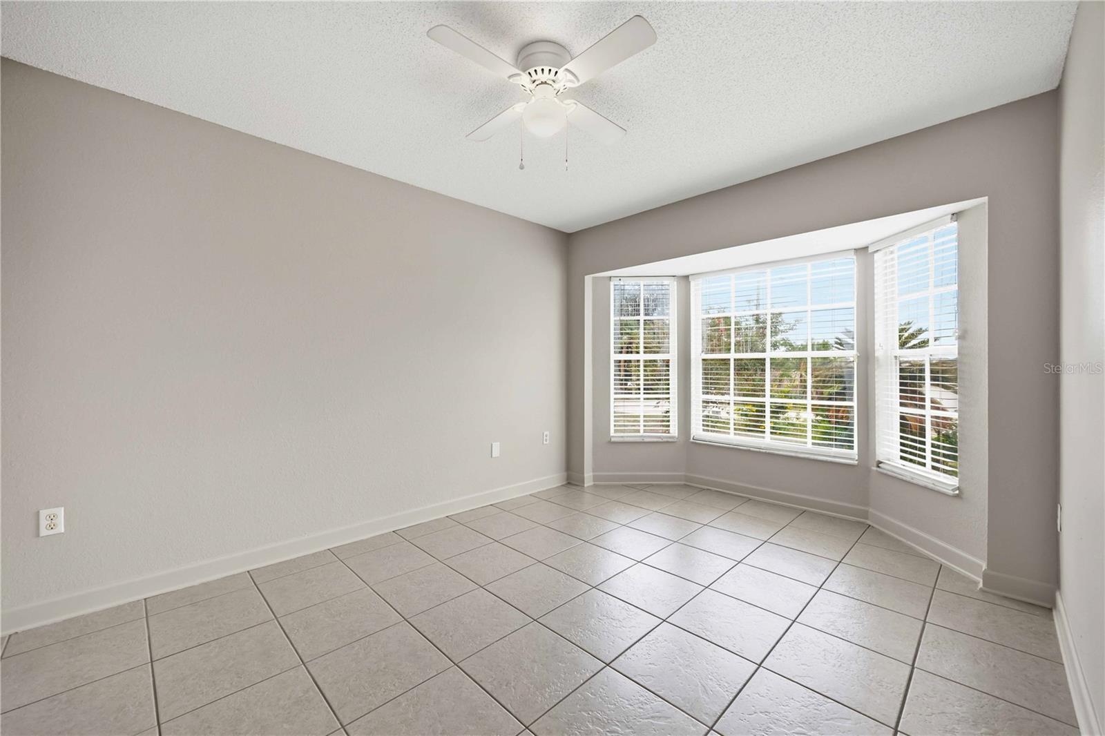 931 Oxford Way Property Photo 16