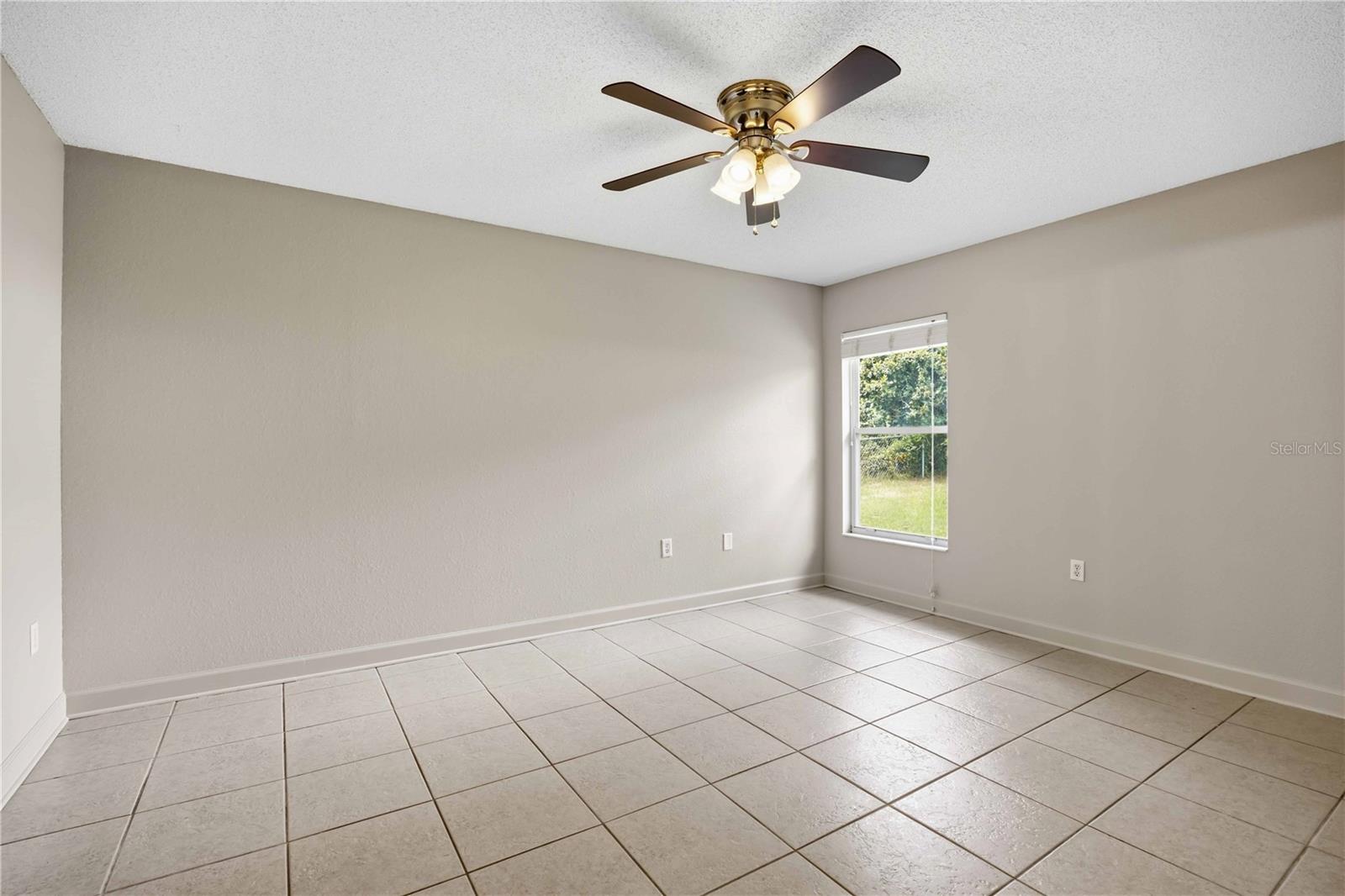 931 Oxford Way Property Photo 25