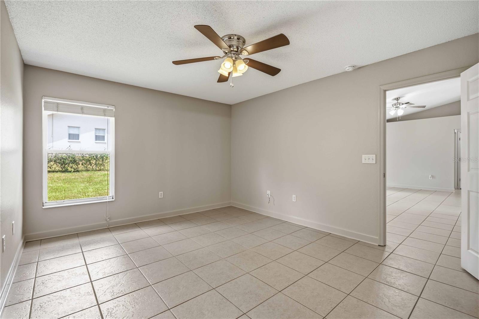 931 Oxford Way Property Photo 26
