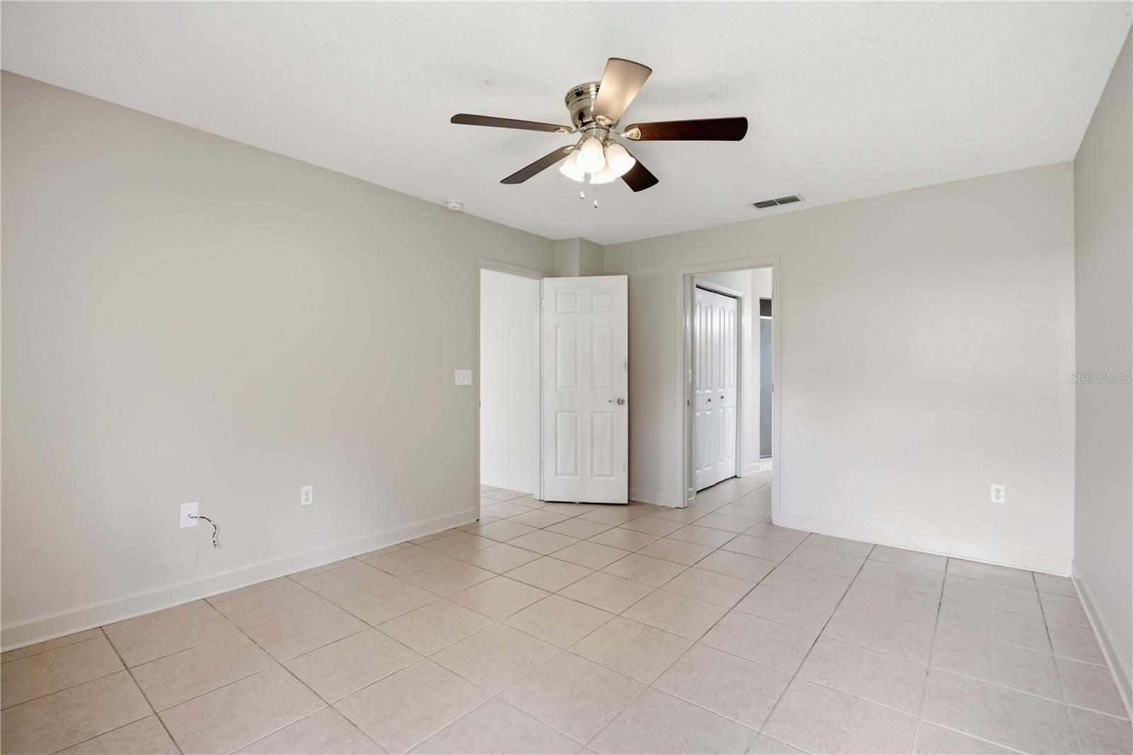 931 Oxford Way Property Photo 27