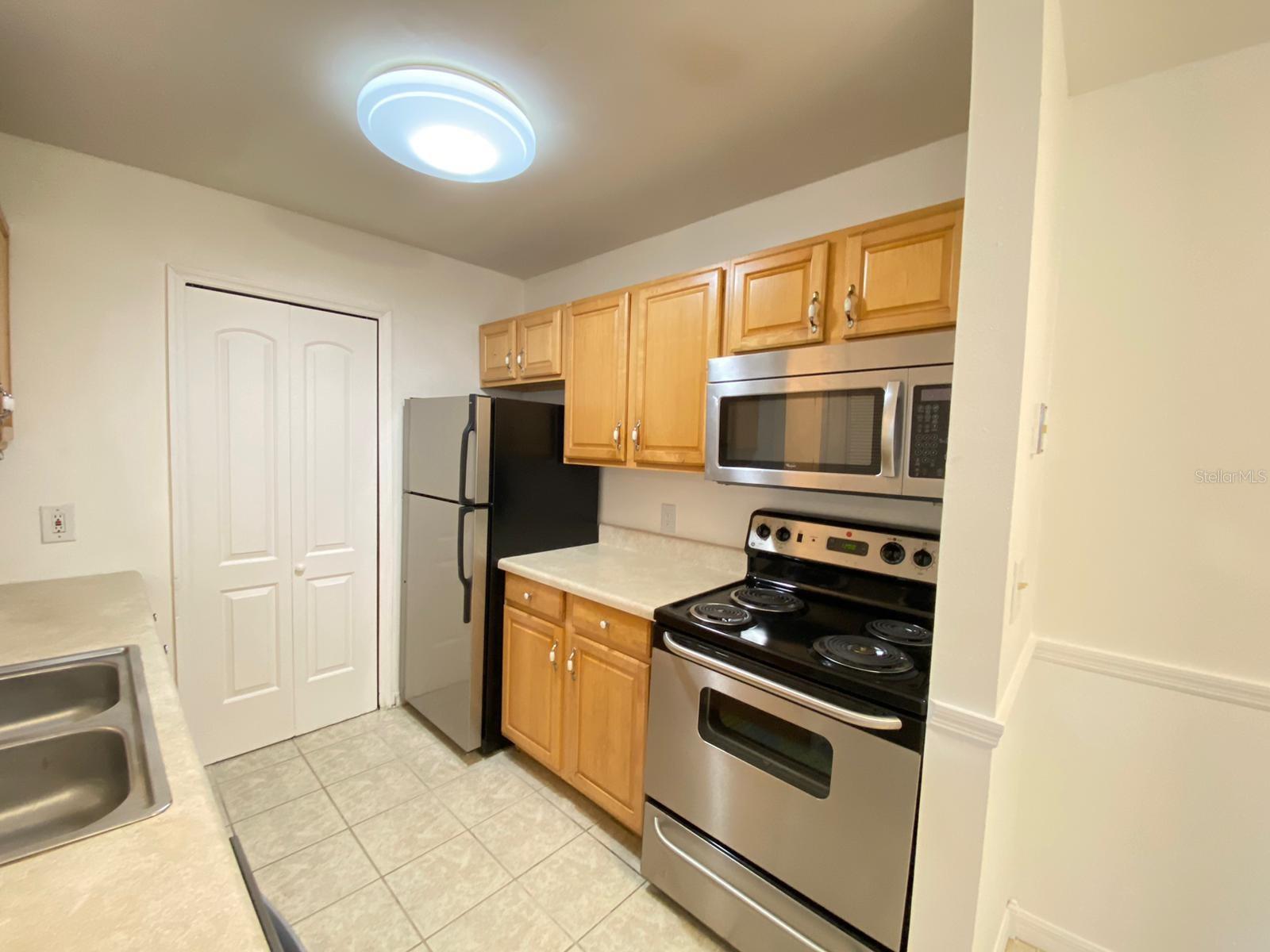 6166 Westgate Dr #103 Property Photo 6