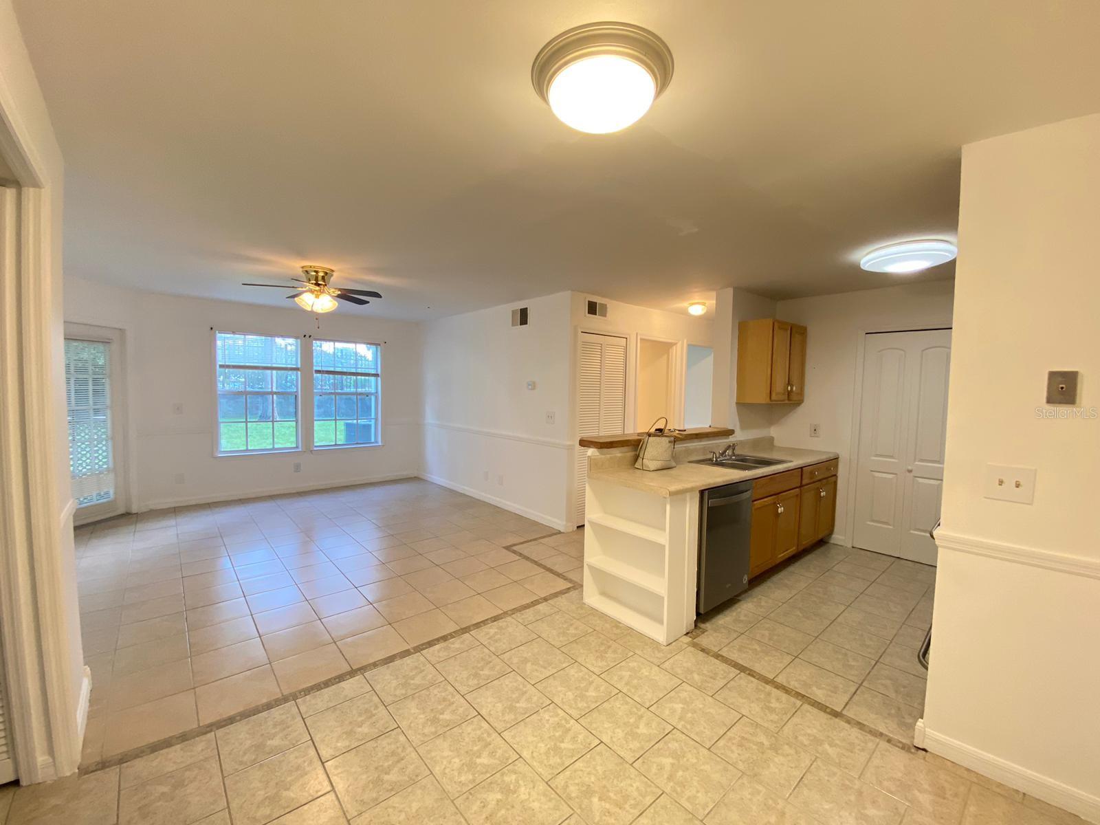 6166 Westgate Dr #103 Property Photo 7