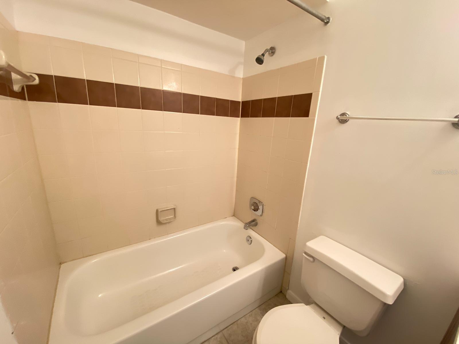 6166 Westgate Dr #103 Property Photo 14