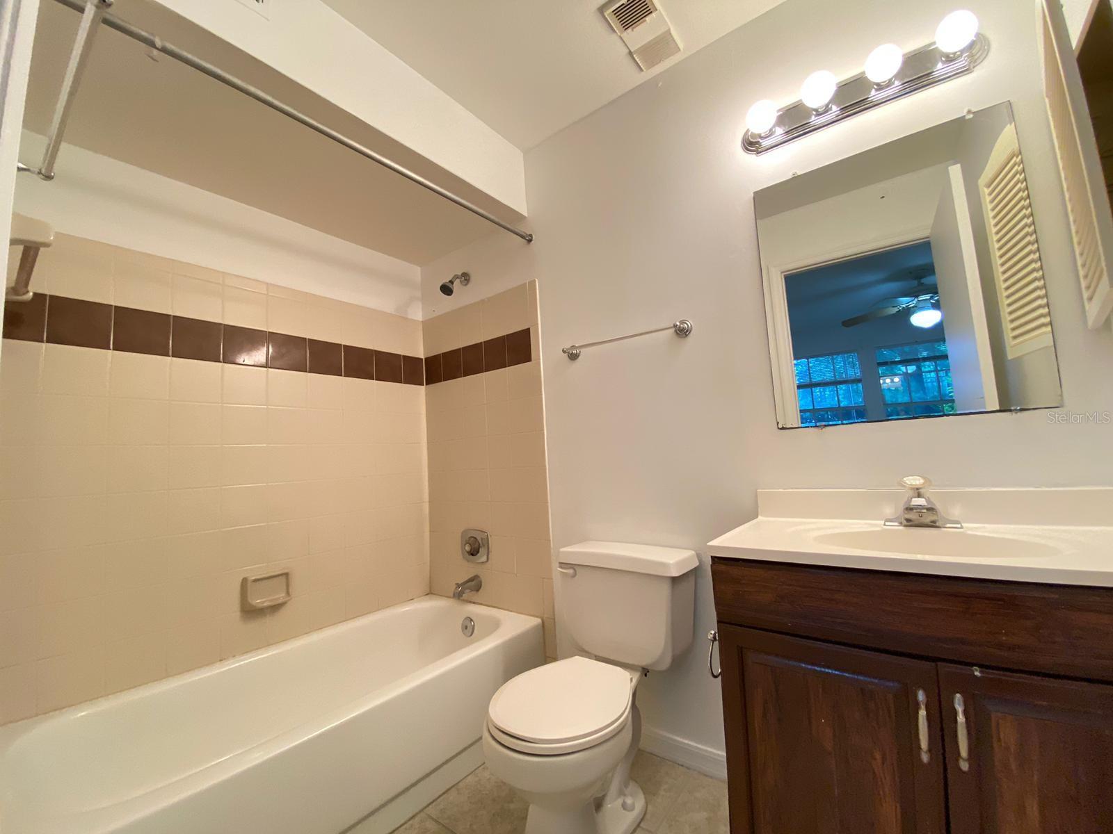 6166 Westgate Dr #103 Property Photo 15