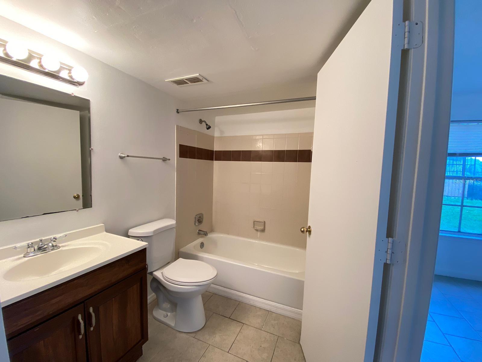 6166 Westgate Dr #103 Property Photo 25