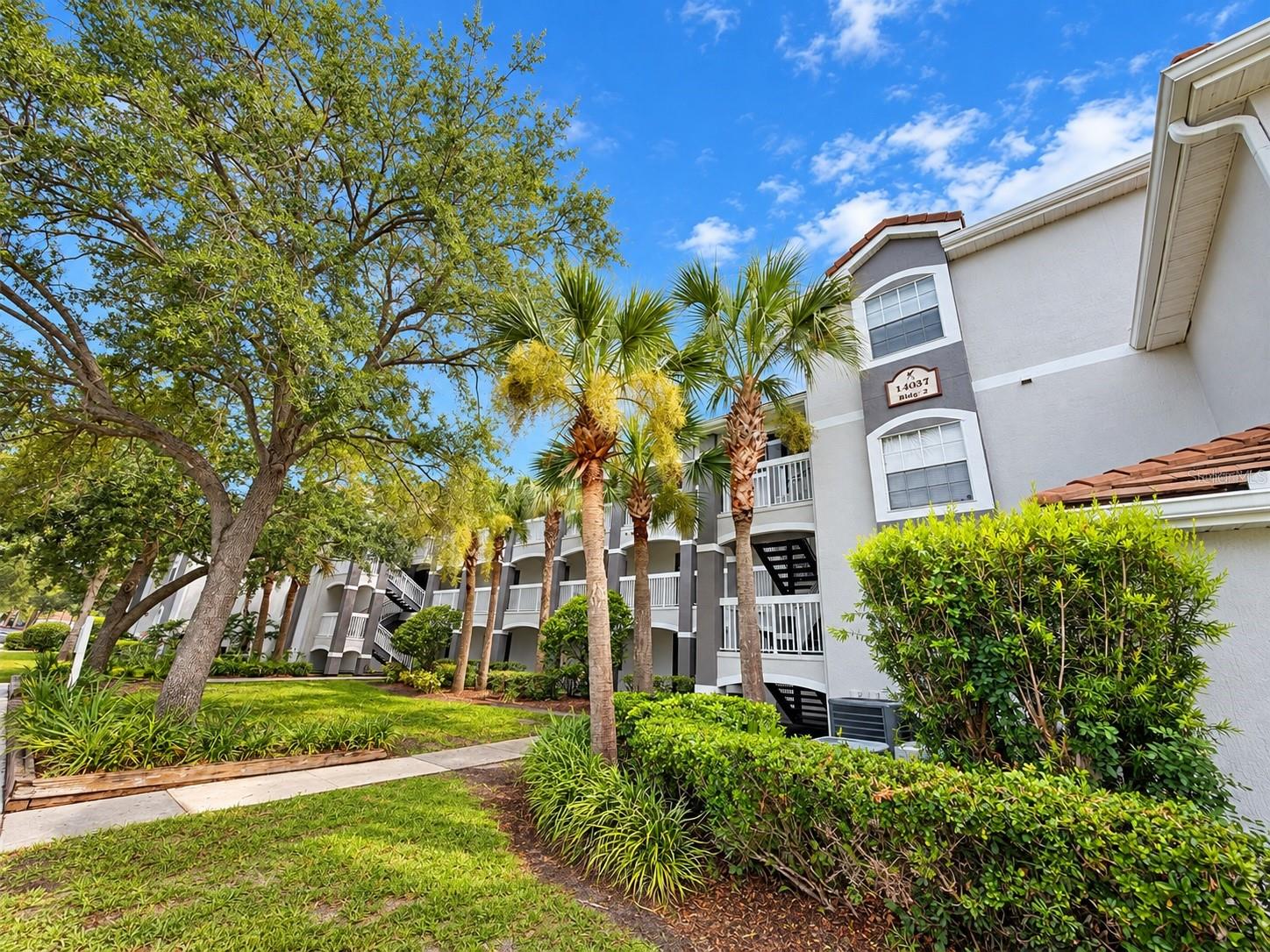 14037 Fairway Island Dr #211 Property Photo 1