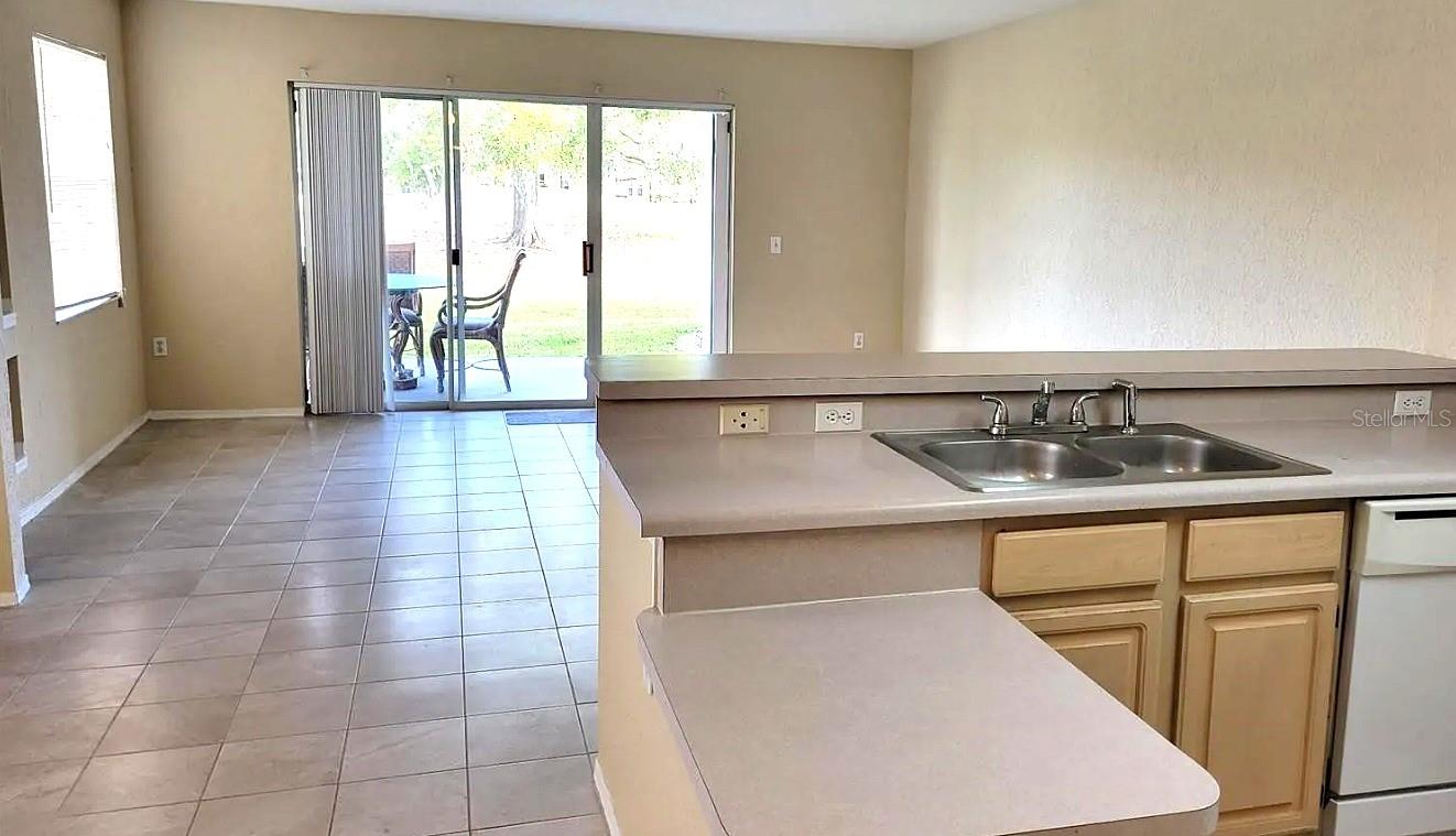 14037 Fairway Island Dr #211 Property Photo 10