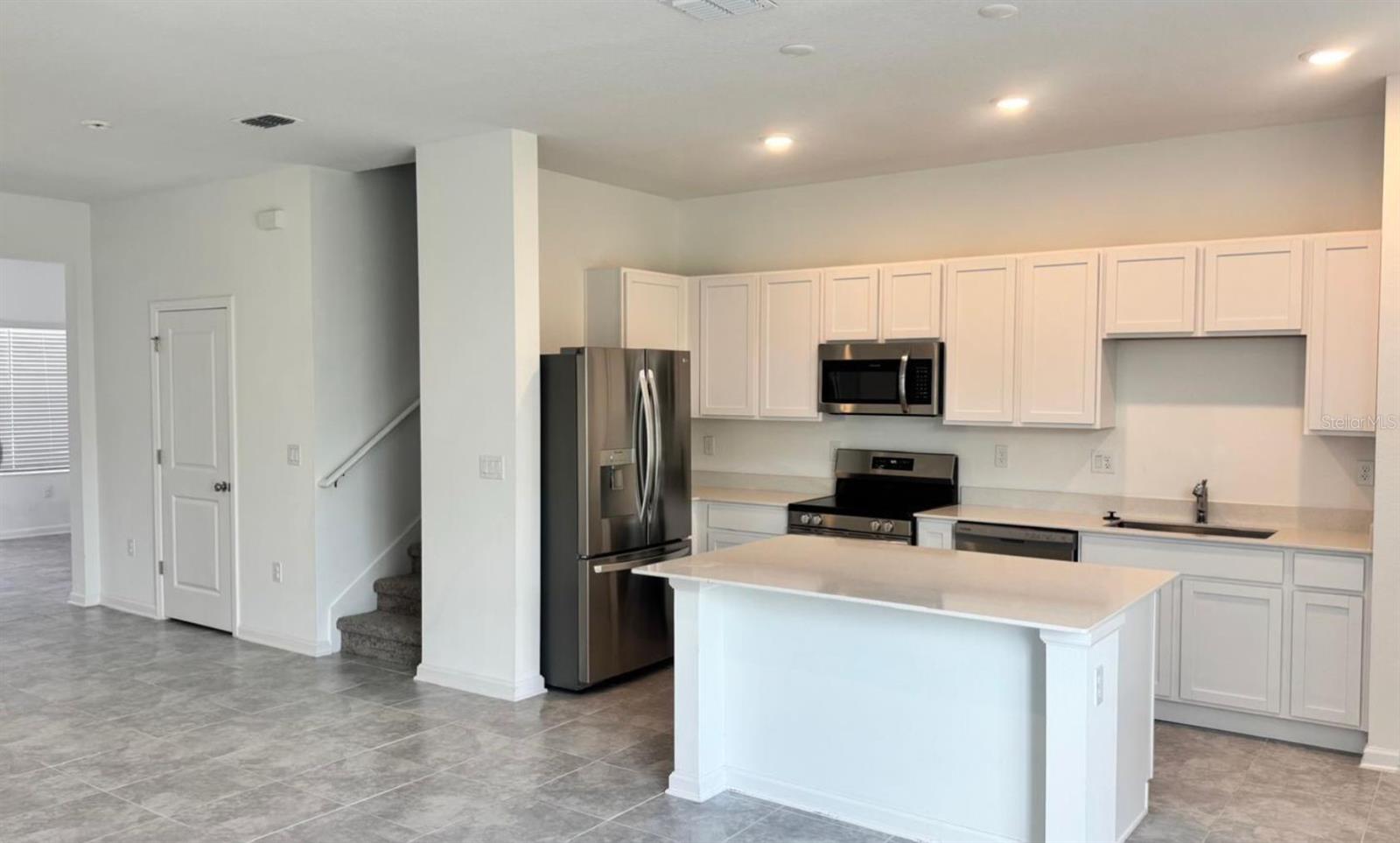 2524 Skyline Loop Property Photo 3