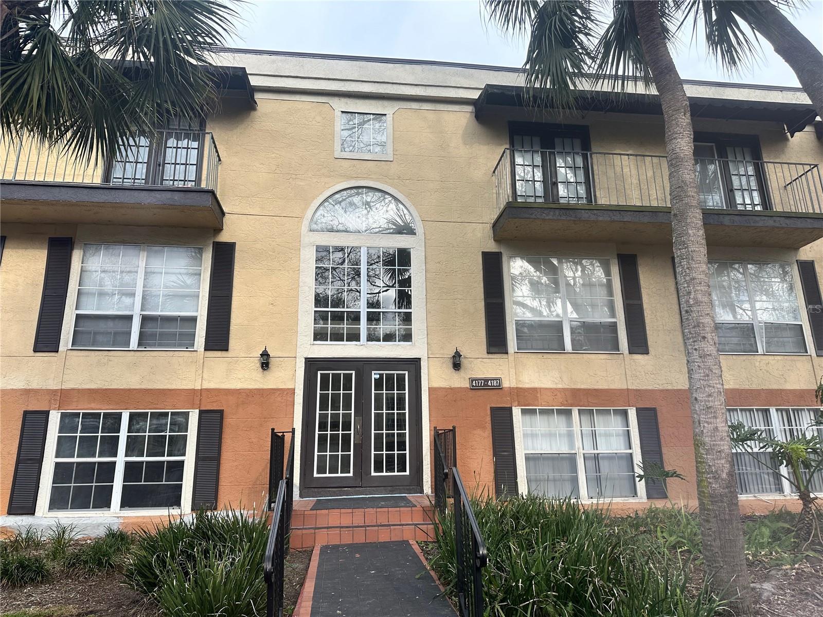 4184 Versailles Dr #4184d Property Photo 1