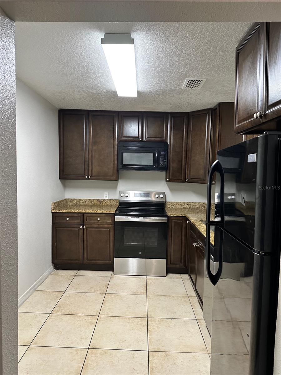 4184 Versailles Dr #4184d Property Photo 5