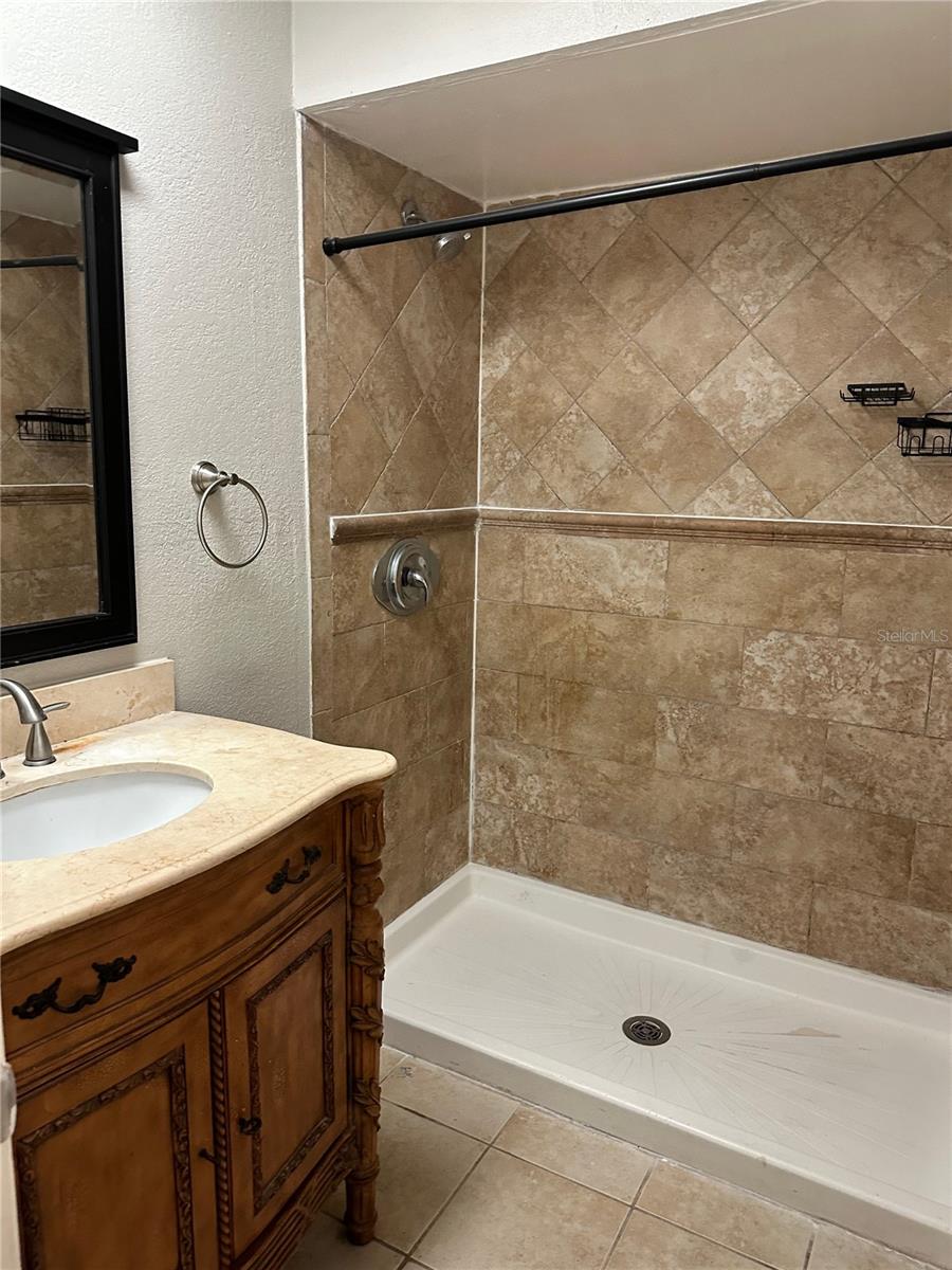 4184 Versailles Dr #4184d Property Photo 7
