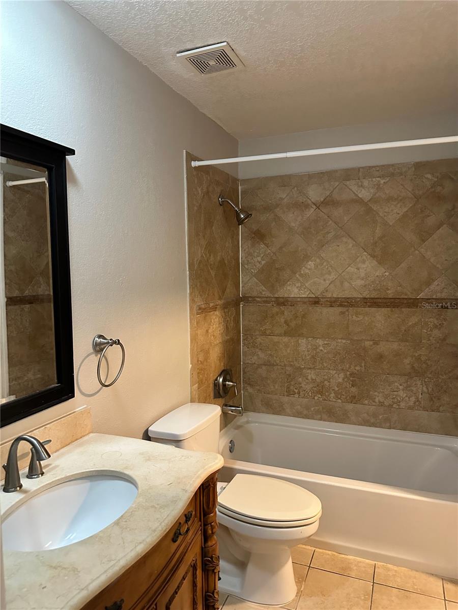 4184 Versailles Dr #4184d Property Photo 9