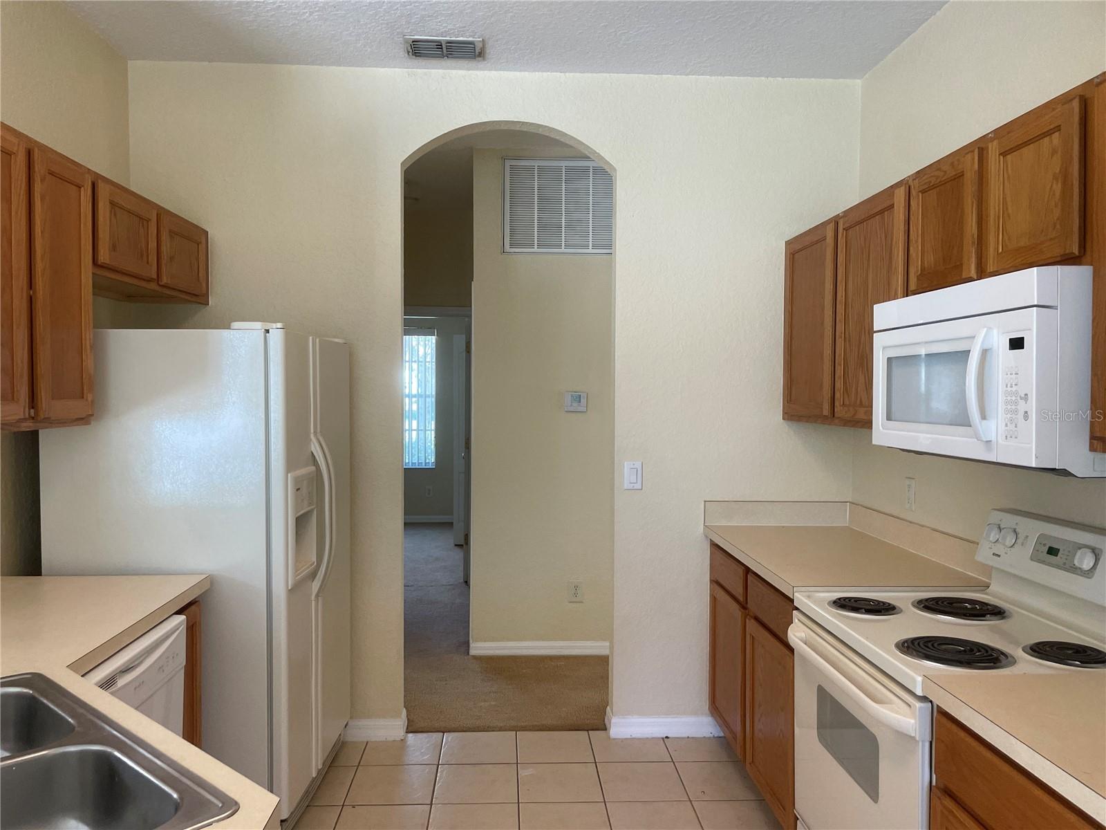 1628 N Hampton Dr Property Photo 3