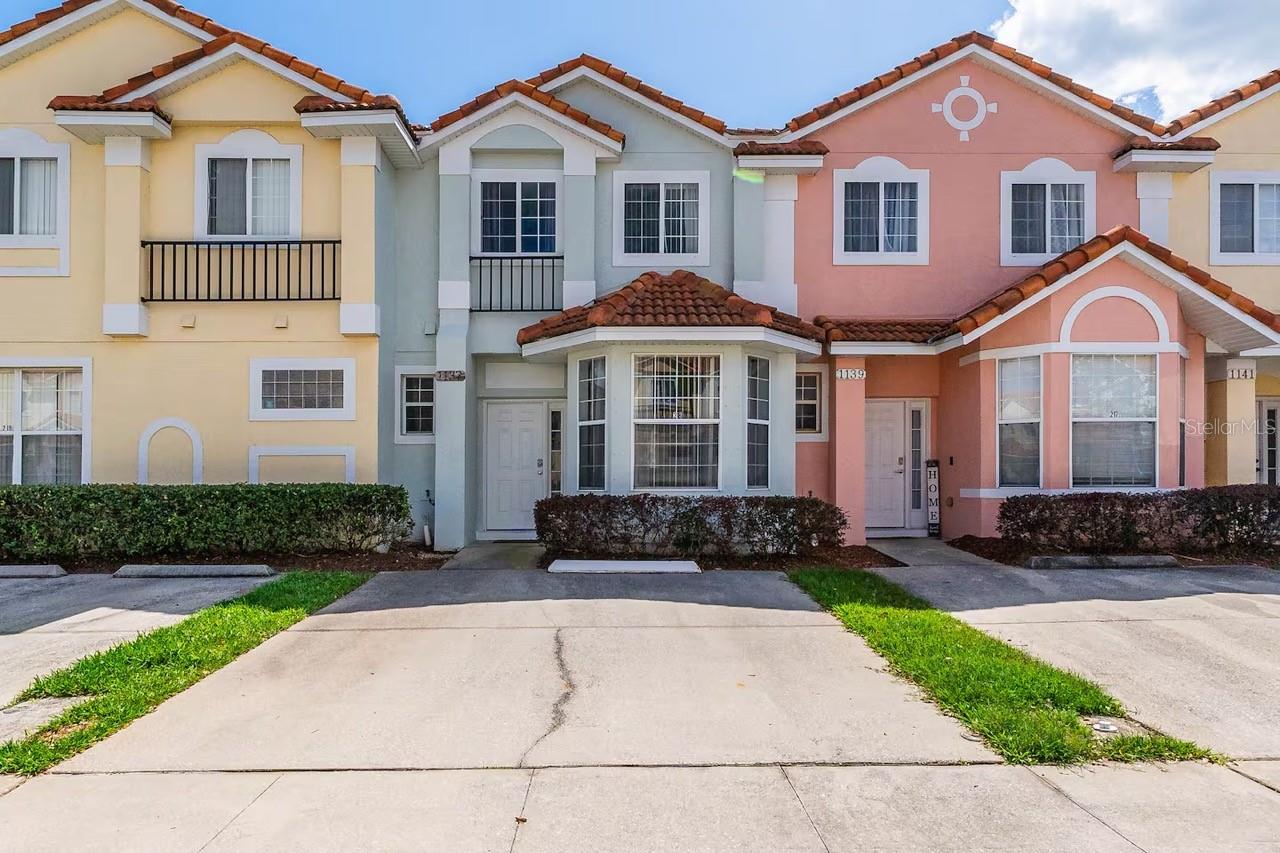 1137 S Beach Cir Property Photo 1