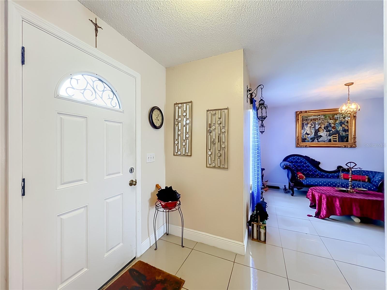 12900 Los Alamitos Ct Property Photo 11