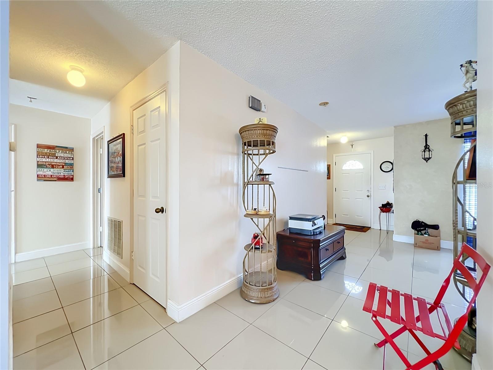 12900 Los Alamitos Ct Property Photo 17