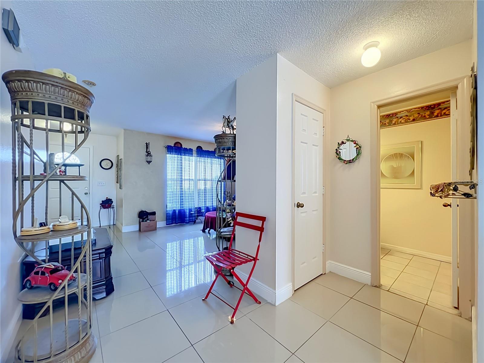 12900 Los Alamitos Ct Property Photo 18