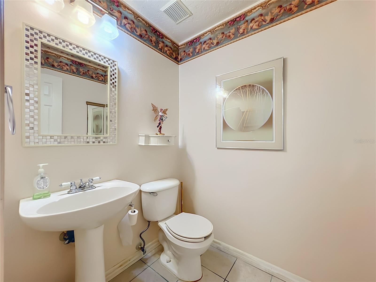 12900 Los Alamitos Ct Property Photo 20